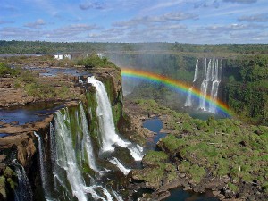 Водопад Игуасу на границе 2 стран