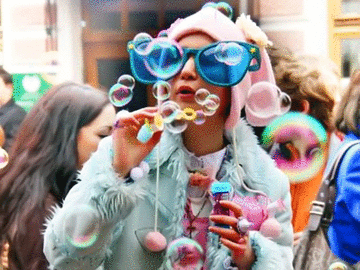 В Москве прошел парад мыльных пузырей