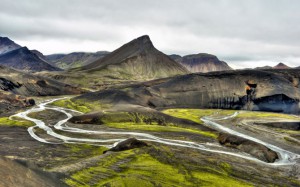 Красивые красочные горы в Исландии