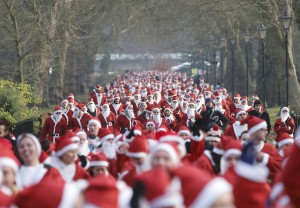 Санта-Клаусы бегали в Лондоне