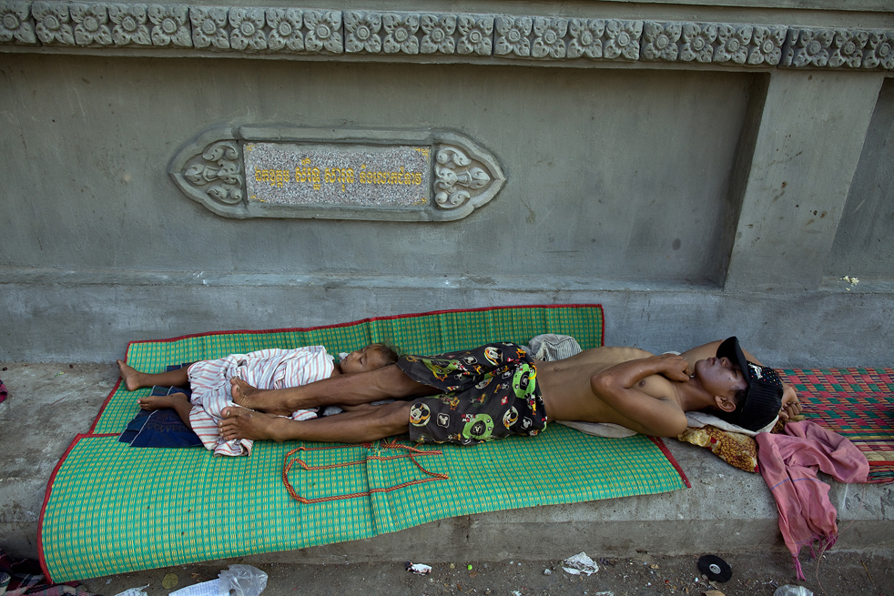 KHM: Cambodia's Homeless on the Streets of Phnom Penh