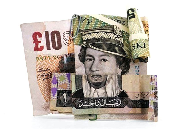 Famous-Portraits-Made-From-Rolled-Up-Bank-Notes-1