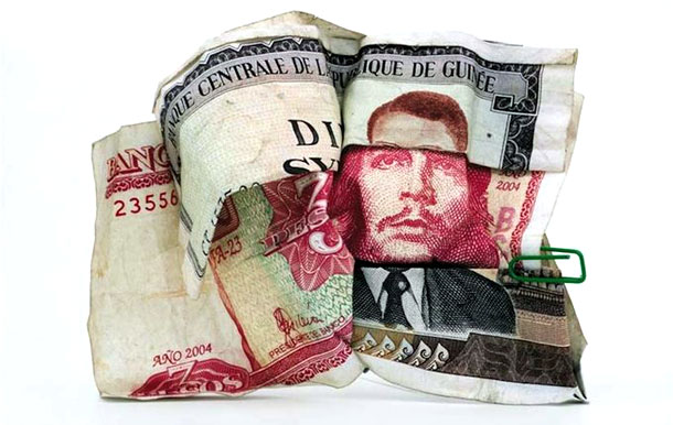 Famous-Portraits-Made-From-Rolled-Up-Bank-Notes-4