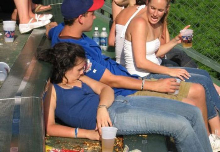 hilarious_drunk_and_wasted_people_21
