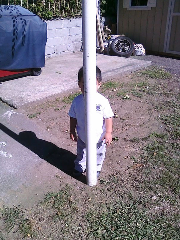 funny-kids-playing-hide-and-seek-50__605
